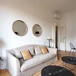 Adelaide Elegant Apartments