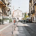 Elegant Apartment In Milan Center
