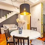 Design Villa With Parking Navigli Area Milan