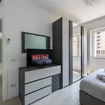 Duomo Home - 6 Stops From Duomo, 5Min From Central Station, Ac, Netflix,