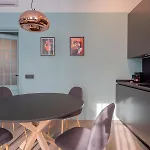 Tiffany Cozy Flat