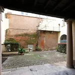Milano-Cordusio Enchanting Apartment!