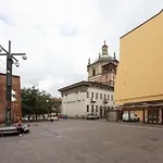 Colonne Di San Lorenzo - Colorful Apartment!