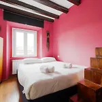 Colonne Di San Lorenzo - Colorful Apartment!