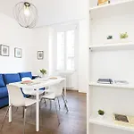 Easylife - Bilocale In Zona Centrale/Lima
