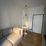 Nolo Cube