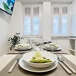 New And Elegant Apartment On The Navigli Netflix E Disney