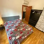 Conte Rosso House, Con Doppia Terrazza In Coorte Tranquilla A Due Passi Da Stazione E Metropolitana Lambrate