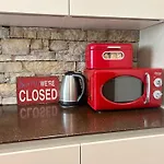 R39 Elegant Apartment With Private Parking