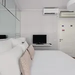 Milan Adore