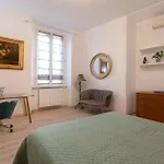 Central Apartment De Angeli Charm Residence