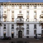 Central Apartment De Angeli Charm Residence