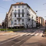 Central Apartment De Angeli Charm Residence