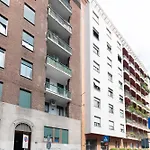 Modern & Stylish Near Isola & Central Station