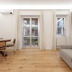 Brand New Apt With Balcony