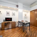 Cozy Apartment Near Milano Centrale - 4 Guests