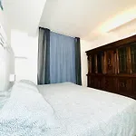 Milan Apartment For 6 Peaple Close To The Red Metro