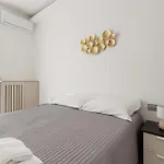 M4 Argonne Balcony Apartment