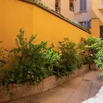 Tres Chic In The Heart Of Milan