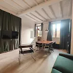 Crocetta Charme 2Broom With Terrace