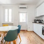 Bright Apartment 700M From Dergano M3