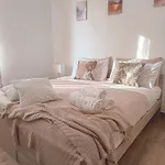 S&M Apartments \