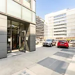 Charming Apartment 230M From Isola M5