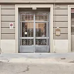Elegante Appartamento Minimal Dai Tocchi Botanici
