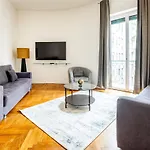 Exclusive 3 Bedrooms Apartment Near Duomo