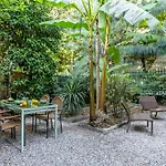 Bilocale Chic In Tropical Villa A Due Passi Da Stazione Centrale