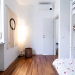 Eutropia - Ampio Appartamento In Porta Venezia
