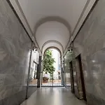 Eutropia - Ampio Appartamento In Porta Venezia