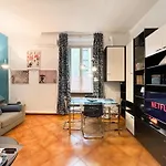 Elegant Three-Room Apartment In Porta Romana