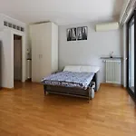 Bande Nere Studio- A Few Steps From Metro