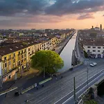 Near Duomo - Free Parking -Terrace - Metro - Ac