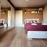 Azzurro Lancetti Retreat