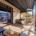 Terrazza Con Jacuzzi E Vista Iconica Sul Duomo