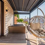 Terrazza Con Jacuzzi E Vista Iconica Sul Duomo