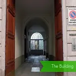 Elegant Apartment Near Central Milan