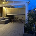 Monolocale Con Ampio Terrazzo