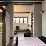Apartment Very Close To The Central Area