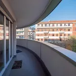 Elegante E Luminoso Appartamento Con Box Auto A Pochi Passi Da Metropolitana M4