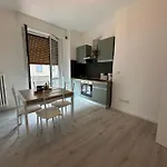 Bilocale Trendy A Milano Solari