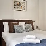 Just Urban Stays - Modern Apartment - Trivulzio 3