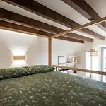 Wabi Sabi Studio Vicino Metro M1