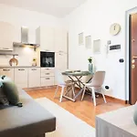Cozy Apartament In Piazza 5 Giornate By Easylife