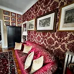 Luxury Room In Central Art Nouveau Building Next To Metro Station