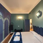 9 Guests Apartments, 4 Bedrooms, 4 Baths In Milano Downtown With Ac, Wifi And Subway M1 M2 Airport Connected
