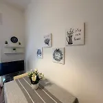 Bocconi - Porta Romana 4 Camere Da Letto Con 2 Bagni Privati