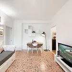 Free Park, 100M From San Siro, Derby Two-Room Apartment